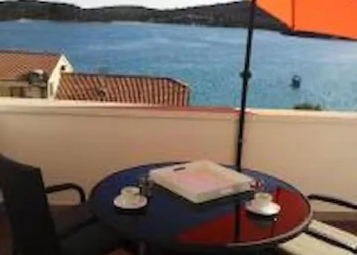 Perina ゲストハウス ティスノ