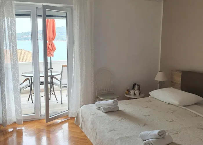 ゲストハウス Perina ティスノ