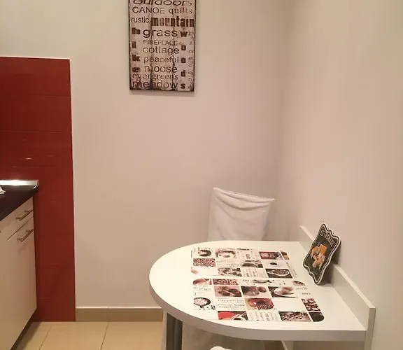 Perina ゲストハウス ティスノ